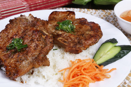 Grilled Pork Chop With Broken Steamed Rice