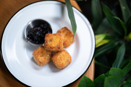 Mac N' Cheese Bites (V) Yī Kǒu Zhà Zhī Shì Tōng Xīn Fěn