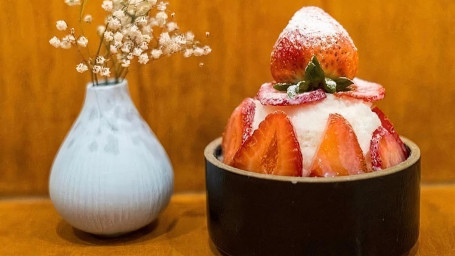 A5. Strawberry Bingsu