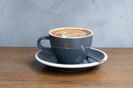 Flat White Nǎi Xiāng Kā Fēi