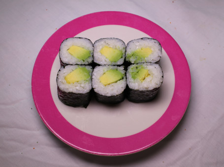 Avocado Maki (6 Pieces) Niú Yóu Guǒ Juǎn (V)