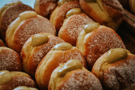 Bombolone With Pistachio Cream