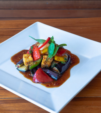 Aubergine And Tofu With Fresh Crushed Garlic, Chilli, And Basil (Vg) (G)