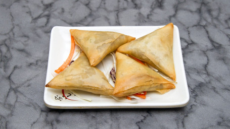 Lamb Samosa (4) Yáng Kā Lī Jiǎo