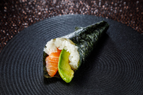 Sān Wén Yú Niú Yóu Guǒ Shǒu Juǎn Salmon Avocado Hand Roll