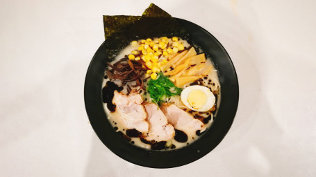 Kuro Ramen (With Black Garlic Oil)