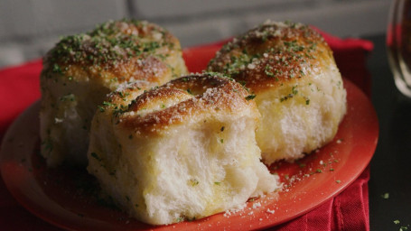 Garlic Parmesan Rolls (6)