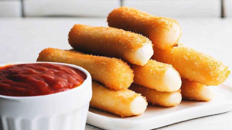 Mozzarella-Kaassticks Aan De Zijkant (6) Met Marinara-Dipsaus