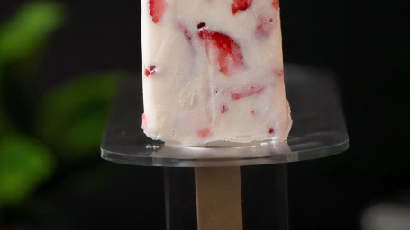 Fresas Con Crema Paleta (Cut Strawberries)