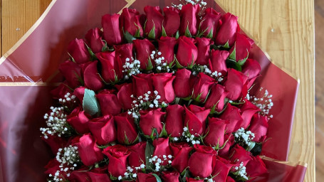 True Love 100 Roses