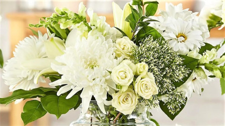 Classic Ivory – A Florist Original