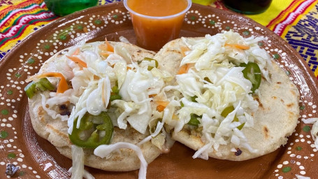 Pupusa: Pollo Chicken