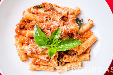 Rigatoni Bolognese {Df}