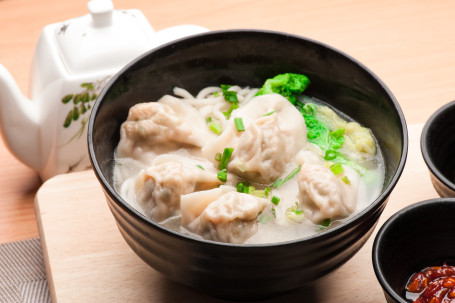 Sù Mǐ Zhū Ròu Jiǎo Miàn Sweet Corn Pork Dumpling Noodles