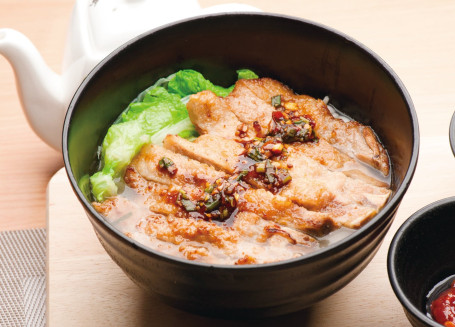 Xiāng Zhà Zhū Bā Miàn Fried Pork Chop Noodles