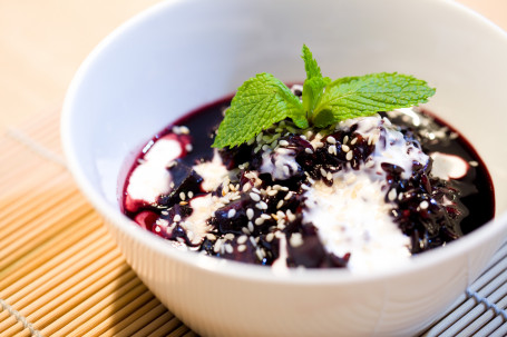 Black Sticky Rice Pudding With Longan