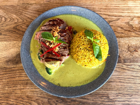 Green Curry Fried Rice With Grilled Sirloin Beef Steak (Slightly Hot)