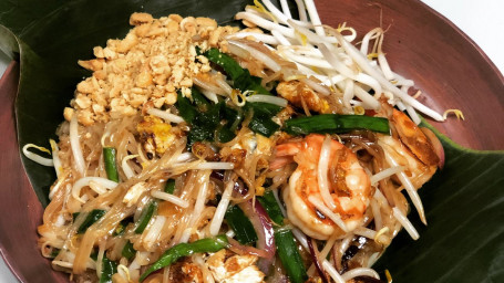 Pad Thai (Contains Dried Shrimp) ผัดไทย