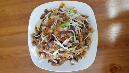 57. Beef Chow-Plezier