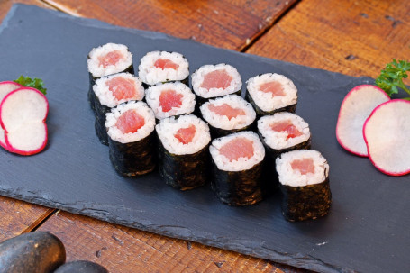 Raw Tuna Roll (12 Pieces) (1328 Kj)