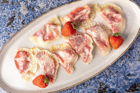 Strawberry Pierogies Shì Duō Pí Lí Jiǎo Zi