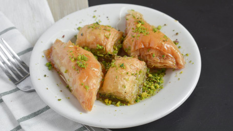 32. Baklava