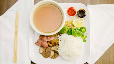 P08. Eye Of Round, Brisket, Flank, Meatball Tendon – Phở Đặc Biệt