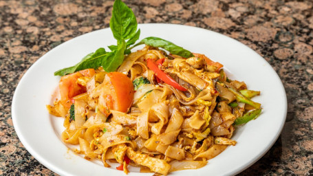 N08. Thai Chicken Drunken Noodle – Mì Pad Kee Mao