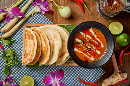 Roti Curry Dip (Served With 4-Pcs Roti) Jiān Bǐng （4Jiàn） Pèi Kā Lí Zhàn Jiàng