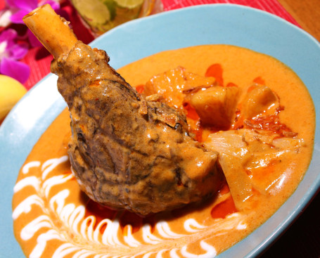 Lamb Shank Massaman Curry Mǎ Shā Wén Kā Lí Yáng Xī