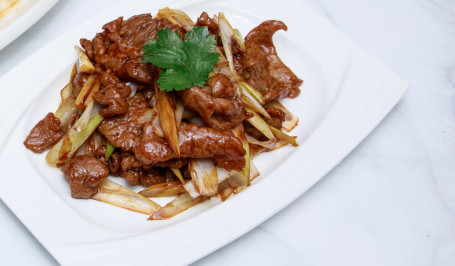 Jīng Cōng Bào Niú Ròu （Stir Fried Beef With Leek) Jīng Cōng Bào Niú Ròu