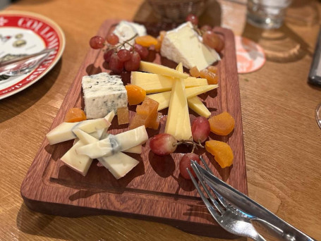 Cheese Platter (5 Cheeses Jīng Xuǎn Zhī Shì Pīn Pán (5Kuǎn