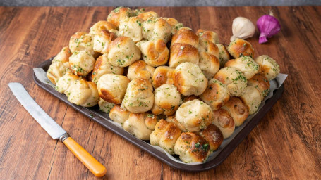 Garlic Knots (6 Pc)