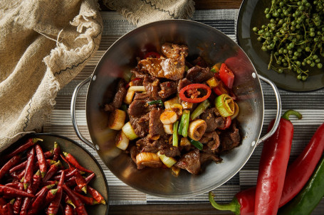 Stir-Fried Beef Tenderloin Xiān Là Bào Chǎo Niú Liǔ