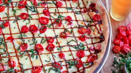 Sm. Mozzarella Caprese Pie