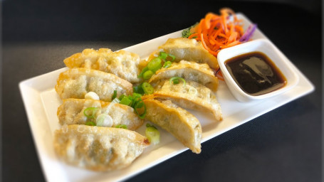 Crispy Veggie Dumpling (8 Pc Gyoza)