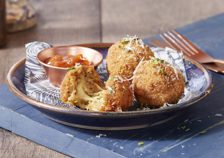 Nieuwe Mozzarella, Basilicum Tomaat Arancini