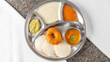 Idli (3) Vada (1)