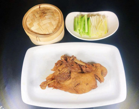 Aromatic Crispy Duck (Served With Pancakes) (Half)1/2 Xiāng Sū Yā