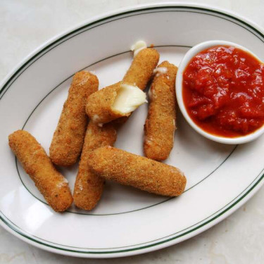 6 Mozzarella Sticks