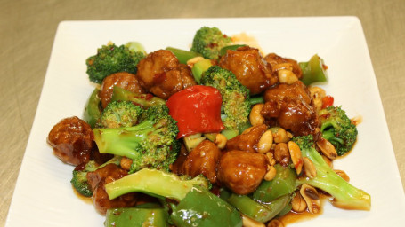 #63 Kung Pao Chicken W/ Peppers, Broccoli Peanuts In A Spicy Sauce