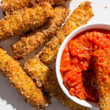 Zelfgemaakte Mozzarella Sticks