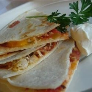 Driekaasquesadilla