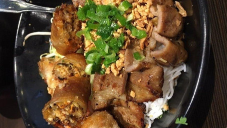 34 Bbq Pork And Imperial Roll With Vermicelli Shāo Zhū Chūn Juǎn Mǐ Fěn Bún Thịt Nướng Chả Giò