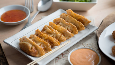 Gyoza (Potstickers) (8 Pcs)