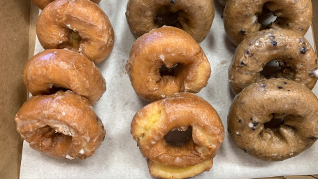 Old Fashioned Sour Cream Cake Glazed