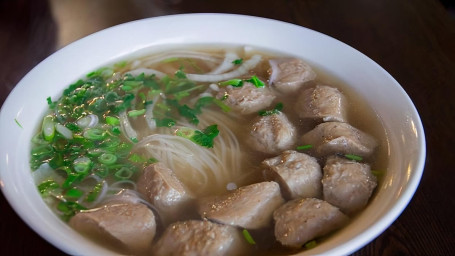 P8. Rare Beef Meatballs Phở