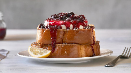 Nieuw! Dikke 'N Fluffy Lemon Ricotta Mixed Berry French Toast