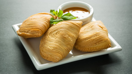 Veg Curry Puff (4Pcs)